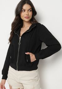 Born2be - Czarna Bluza z Kapturem i Kieszeniami Zapinana na Suwak Uloselenia. Okazja: na co dzień. Typ kołnierza: kaptur. Kolor: czarny. Materiał: jeans. Styl: casual, elegancki #5