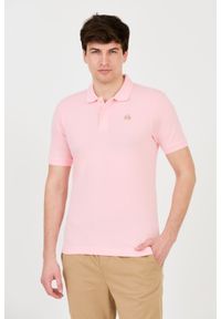 La Martina - LA MARTINA Różowy t-shirt z małym logo. Typ kołnierza: polo. Kolor: różowy #1