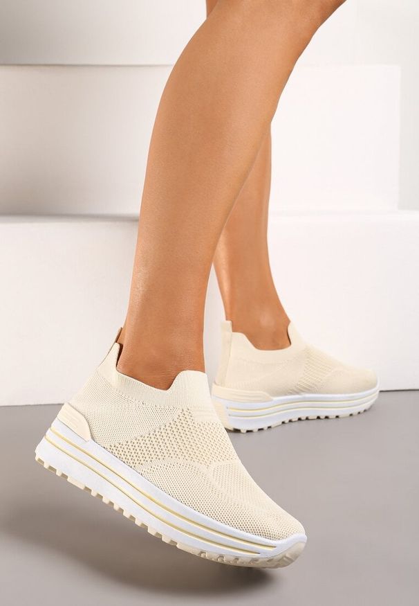 Born2be - Beżowe Buty Sportowe na Grubej Podeszwie z Elastyczną Cholewką Bellinda. Kolor: beżowy. Szerokość cholewki: normalna
