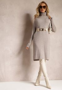 Renee - Jasnoszaro-Beżowa Sukienka Sweterkowa o Pudełkowym Fasonie Horrene. Kolor: szary. Materiał: nylon, dzianina, wiskoza. Długość rękawa: długi rękaw. Wzór: gładki #3