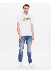 Guess T-Shirt F3GI10 J1314 Biały Regular Fit. Kolor: biały. Materiał: bawełna