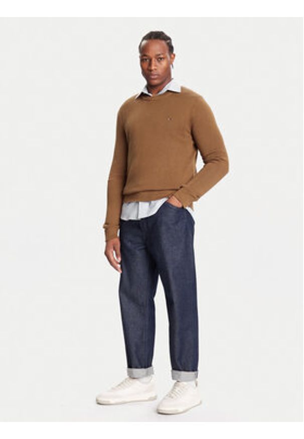 Tommy Jeans Sweter DM0DM21787 Brązowy Regular Fit. Kolor: brązowy. Materiał: bawełna