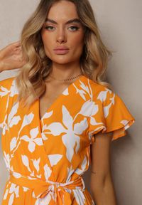 Renee - Pomarańczowa Sukienka z Kopertowym Dekoltem Plisowanym Dołem Wykończona w Talii Paskiem i Gumką Elsavia. Okazja: na co dzień, na imprezę. Kolor: pomarańczowy. Materiał: len. Długość rękawa: krótki rękaw. Sezon: lato. Typ sukienki: kopertowe. Styl: casual, elegancki, wizytowy #5
