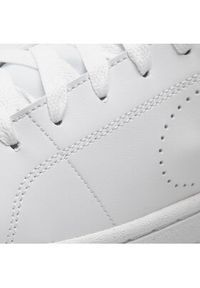 Nike Sneakersy Court Royale 2 Nn DQ4127 100 Biały. Kolor: biały. Materiał: skóra. Model: Nike Court