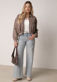 Born2be - Beżowa Bawełniana Bluza Bomberka o Kroju Oversize z Kołnierzem Viminala. Okazja: na co dzień. Kolor: beżowy. Materiał: bawełna. Styl: casual #8