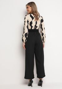 Born2be - Beżowy Kombinezon z Kopertowym Dekoltem i Paskiem Freselam. Okazja: na spotkanie biznesowe, do pracy, na co dzień. Kolor: beżowy. Długość rękawa: długi rękaw. Długość: długie. Styl: elegancki, casual, klasyczny, biznesowy #5