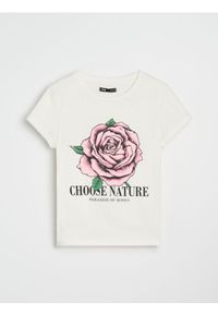 Sinsay - Koszulka z nadrukiem - kremowy. Kolor: kremowy. Wzór: nadruk #1