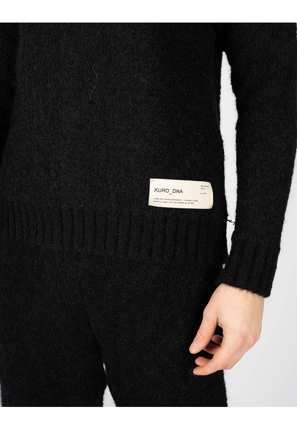 Takeshy Kurosawa Sweter | 83084 | Hoody Boucle | Mężczyzna | Czarny. Okazja: na co dzień. Typ kołnierza: kaptur. Kolor: czarny. Materiał: akryl, wełna. Wzór: aplikacja. Styl: casual