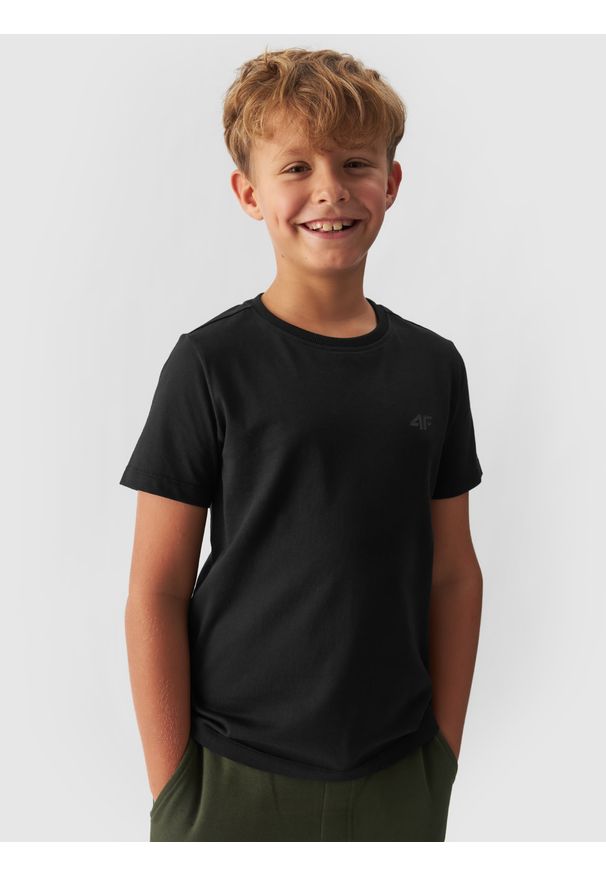 4f - 4F T-shirt gładki chłopięcy - czarny 140 (9-10 lat). Okazja: na co dzień. Kolor: czarny. Materiał: dzianina, bawełna, jersey. Długość rękawa: krótki rękaw. Długość: krótkie. Wzór: gładki. Sezon: lato. Styl: sportowy, casual