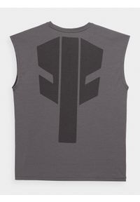 4f - Tank top treningowy szybkoschnący męski. Kolor: szary. Materiał: materiał, włókno, dzianina, elastan. Długość rękawa: bez rękawów. Sport: fitness