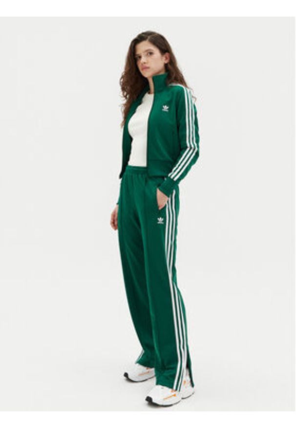 Adidas - adidas Spodnie dresowe adicolor Classics Firebird JC8284 Zielony Regular Fit. Kolor: zielony. Materiał: syntetyk