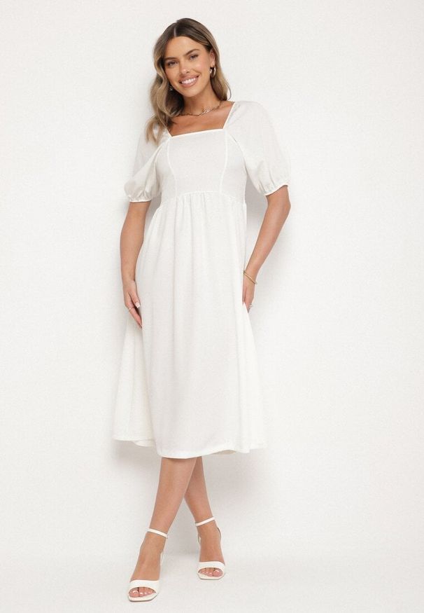 Born2be - Biała Rozkloszowana Sukienka z Bufiastymi Rękawami Kolireva. Okazja: na co dzień. Typ kołnierza: dekolt kwadratowy. Kolor: biały. Styl: elegancki, casual