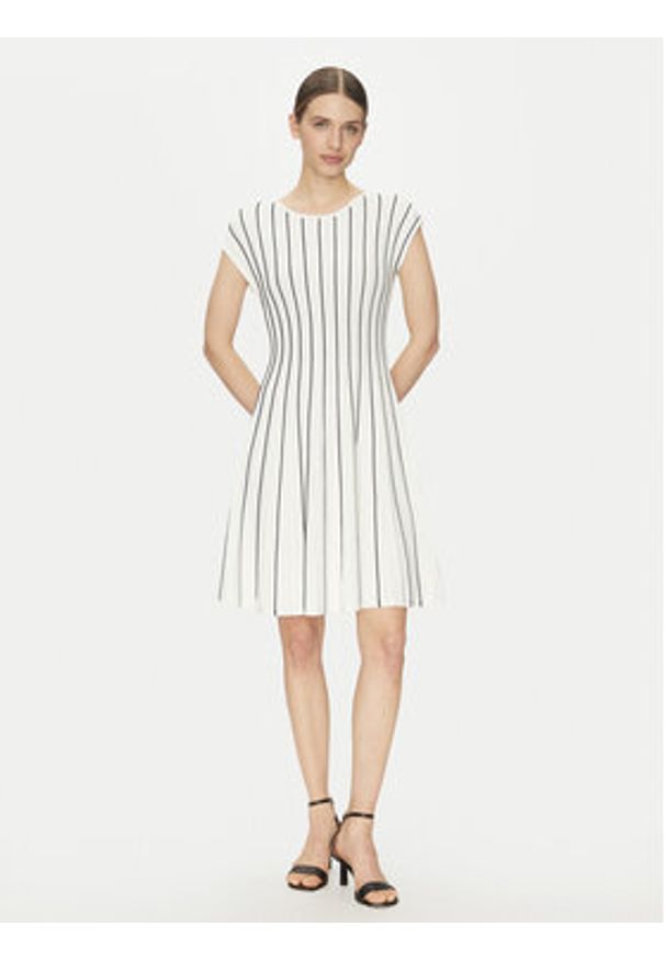 DKNY Sukienka codzienna DD4J8E21 Beżowy Regular Fit. Okazja: na co dzień. Kolor: beżowy. Materiał: syntetyk. Typ sukienki: proste. Styl: casual