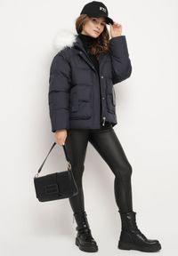 Born2be - Granatowa Kurtka Pikowana z Odpinanym Futerkiem Nomizia. Okazja: na co dzień, na spacer. Kolor: niebieski. Materiał: futro. Sezon: zima. Styl: casual, elegancki #3