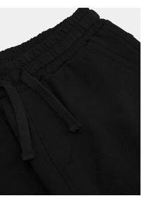 COCCODRILLO - Coccodrillo Spodnie dresowe ZC3120102ASK Czarny Slim Fit. Kolor: czarny. Materiał: bawełna #4