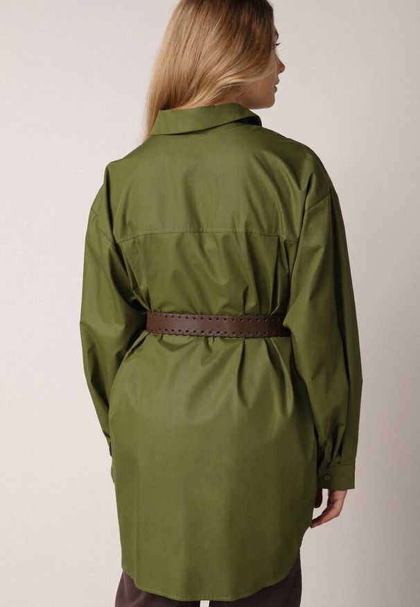 Born2be - Zielona Długa Koszula Oversize z Bawełny i Wiskozy z Paskiem z Klamrą Thessalonike. Okazja: na co dzień. Kolor: zielony. Materiał: bawełna, wiskoza. Długość: długie. Styl: casual