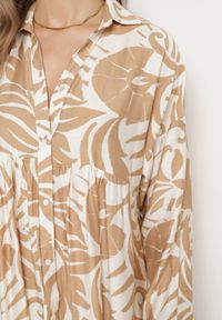 Born2be - Beżowa Sukienka Szmizjerka Zapinana na Guziki z Falbanką Lavernia. Okazja: na co dzień, na randkę. Typ kołnierza: dekolt w kształcie V, kołnierz z falbankami. Kolor: beżowy. Materiał: materiał, wiskoza, jeans. Długość rękawa: długi rękaw. Typ sukienki: szmizjerki. Styl: klasyczny, casual, elegancki #7