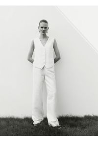 Reserved - Szerokie spodnie z dodatkiem lnu - biały. Kolor: biały. Materiał: len. Wzór: gładki #1