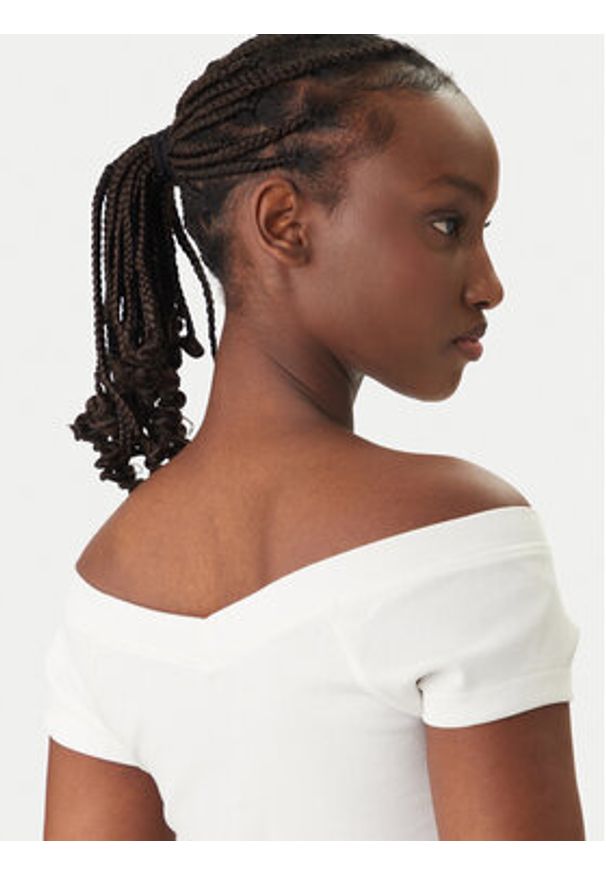 Tommy Jeans Bluzka DW0DW22265 Biały Slim Fit. Kolor: biały. Materiał: bawełna