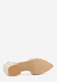 Born2be - Beżowe Czółenka na Obacasie z Wycięciami i Metalicznymi Paskami Prosilis. Okazja: na co dzień. Zapięcie: pasek. Kolor: beżowy. Materiał: koronka. Obcas: na obcasie. Styl: casual, elegancki. Wysokość obcasa: średni #5