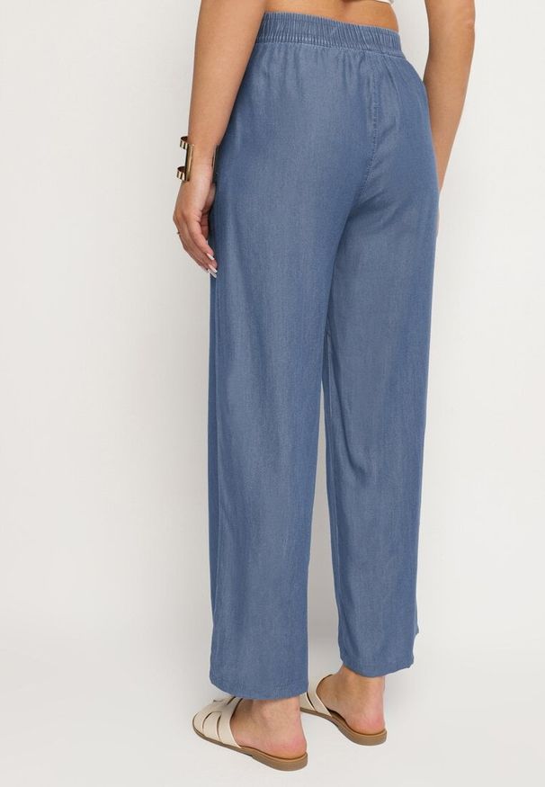 Born2be - Niebieskie Szerokie Spodnie z Bawełny Ozdobione Wiązaniem Evipoli. Okazja: na co dzień. Kolor: niebieski. Materiał: bawełna. Wzór: aplikacja. Styl: casual, klasyczny