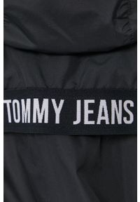 Tommy Jeans - Kurtka. Typ kołnierza: kaptur. Kolor: czarny. Materiał: tkanina, poliester, materiał. Wzór: gładki #6