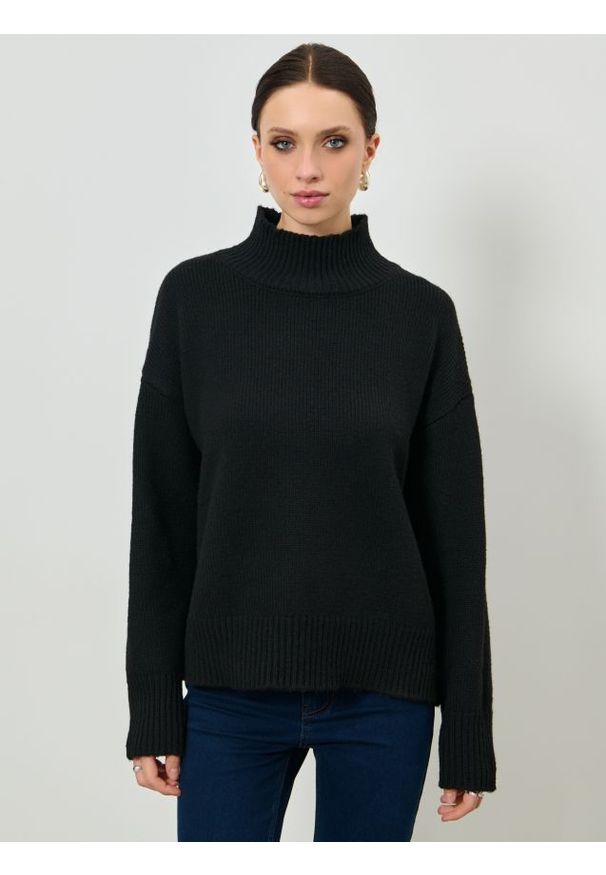 Sinsay - Prążkowany golf - czarny. Typ kołnierza: golf. Kolor: czarny. Materiał: prążkowany