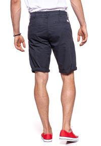 Wrangler - KRÓTKIE SPODENKI WRANGLER CHINO SHORTS NAVY W14MLL49I. Długość: krótkie. Styl: klasyczny #4