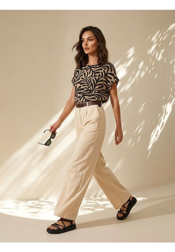 Sinsay - Eleganckie spodnie wide leg z paskiem - kremowy. Kolor: kremowy. Styl: elegancki