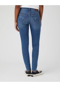 Wrangler - DAMSKIE SPODNIE JEANSOWE WRANGLER SKINNY AIRBLUE W28K-TX-386