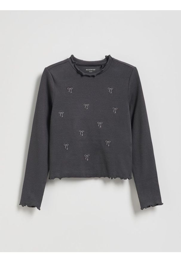 Reserved - Prążkowana koszulka z haftem - ciemnoszary. Kolor: szary. Materiał: prążkowany. Wzór: haft