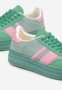 Born2be - Zielono-Różowe Sneakersy Tenisówki z Ozdobnymi Paskami Melinella. Okazja: na co dzień. Zapięcie: pasek. Kolor: zielony. Materiał: jeans. Wzór: paski. Obcas: na płaskiej podeszwie #5