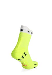 Skarpety biegowe Compressport Pro Racing Socks v4.0 Run High. Kolor: żółty. Sport: bieganie