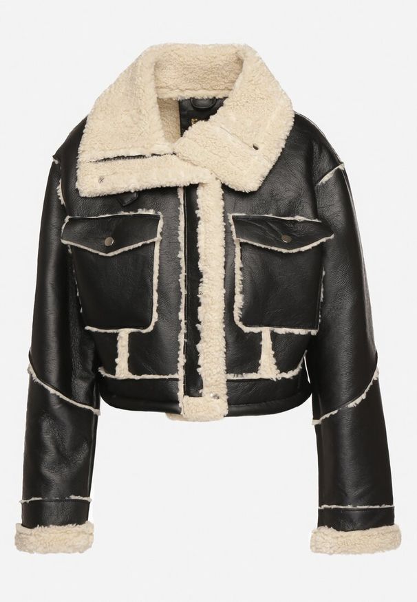 Born2be - Czarna Krótka Kurtka Biker z Szerokim Kołnierzem i Kieszeniami na Napy Naorielle. Okazja: na co dzień. Kolor: czarny. Materiał: jeans, futro. Długość: krótkie. Wzór: aplikacja. Styl: wizytowy, casual