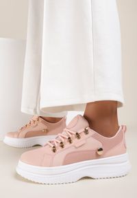Renee - Różowe Sneakersy Helipheu. Nosek buta: okrągły. Zapięcie: sznurówki. Kolor: różowy. Materiał: jeans, materiał. Szerokość cholewki: normalna. Wzór: aplikacja #1