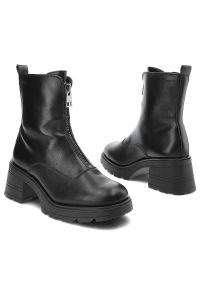 Czarne Botki Tamaris Damskie Eleganckie Obuwie na Jesień. Okazja: na spacer. Kolor: czarny. Materiał: skóra ekologiczna, futro, syntetyk. Szerokość cholewki: normalna. Sezon: jesień. Styl: elegancki #7