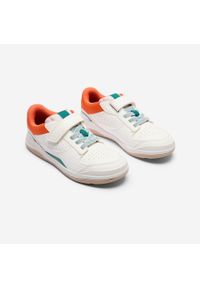 Buty sportowe dla dzieci Decathlon Playventure Yard. Zapięcie: rzepy. Kolor: biały, zielony, pomarańczowy, wielokolorowy. Materiał: kauczuk, skóra. Szerokość cholewki: normalna. Sport: turystyka piesza