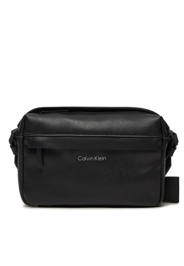 Calvin Klein Saszetka Ck Must Camera Bag K50K511879 Czarny. Kolor: czarny. Materiał: skóra