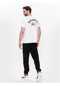 Alpha Industries T-Shirt Muhammad Ali 136517 Biały Regular Fit. Kolor: biały. Materiał: bawełna