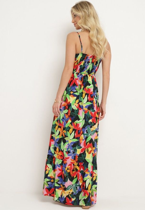 Born2be - Czarno-Zielona Wiskozowa Sukienka na Ramiączkach z Kopertowym Dekoltem i Gumką w Talii z Tiamalen. Okazja: na co dzień, na imprezę. Typ kołnierza: dekolt kopertowy. Kolor: czarny. Materiał: wiskoza. Długość rękawa: na ramiączkach. Wzór: aplikacja. Typ sukienki: kopertowe. Styl: casual, klasyczny, elegancki, wizytowy