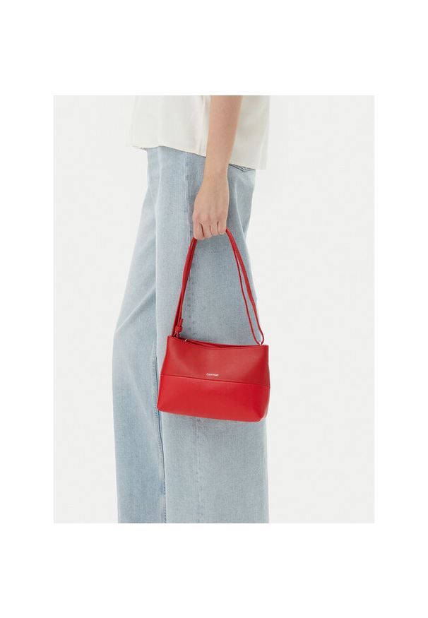 Torebka Calvin Klein. Kolor: czerwony