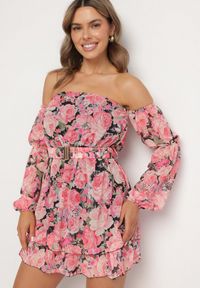 Born2be - Czarna Wiskozowa Sukienka Hiszpanka z Falbanami i Paskiem w Kwiaty Virmoi. Okazja: na spacer, na co dzień. Typ kołnierza: dekolt hiszpanka. Kolor: czarny. Materiał: wiskoza. Wzór: kwiaty. Typ sukienki: proste. Styl: casual #7