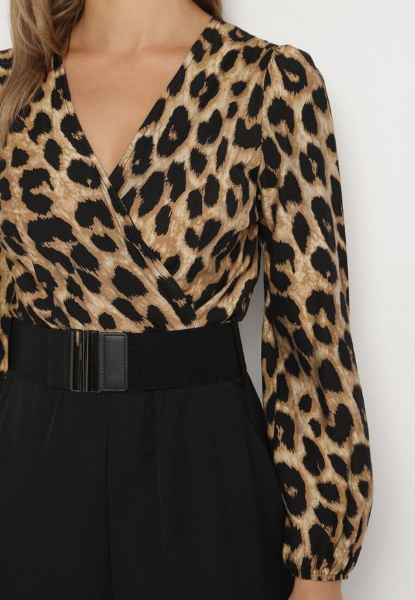 Born2be - Brązowo-Czarny Kombinezon w Panterkę z Szerokim Paskiem Vaison. Okazja: na co dzień. Kolor: brązowy. Długość rękawa: długi rękaw. Długość: długie. Wzór: motyw zwierzęcy. Styl: casual, klasyczny