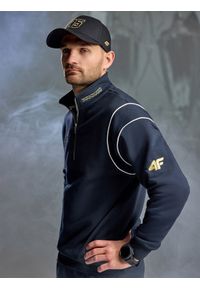 4f - 4F Bluza dresowa rozpinana bez kaptura uniseks 4F x Bartosz Zmarzlik - czarna 3XL. Okazja: na co dzień. Typ kołnierza: bez kaptura. Kolor: czarny. Materiał: dresówka. Wzór: napisy, gładki, haft, ze splotem. Styl: sportowy, klasyczny, casual