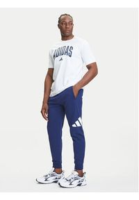Adidas - adidas Spodnie dresowe Essentials Big Logo JE8967 Granatowy Regular Fit. Kolor: niebieski. Materiał: bawełna #5