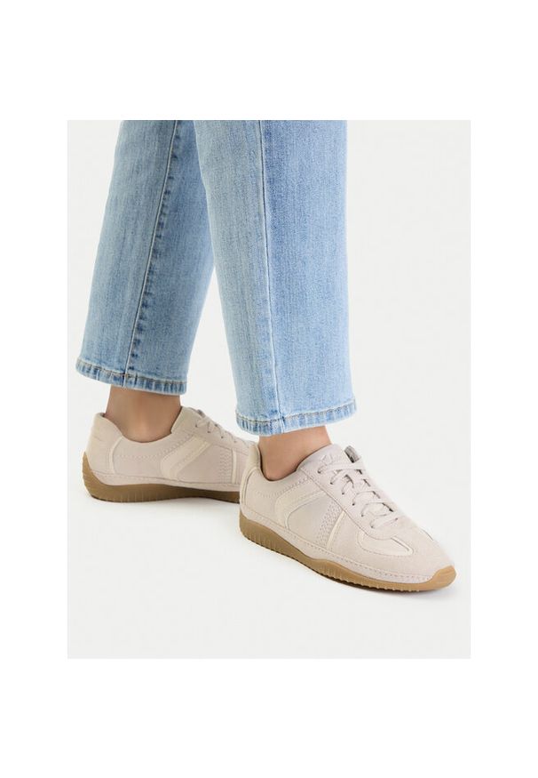 Sneakersy Clarks. Kolor: beżowy