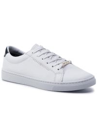 TOMMY HILFIGER - Sneakersy Tommy Hilfiger Essential Sneaker FW0FW03682 Rwb 020. Kolor: biały. Materiał: skóra
