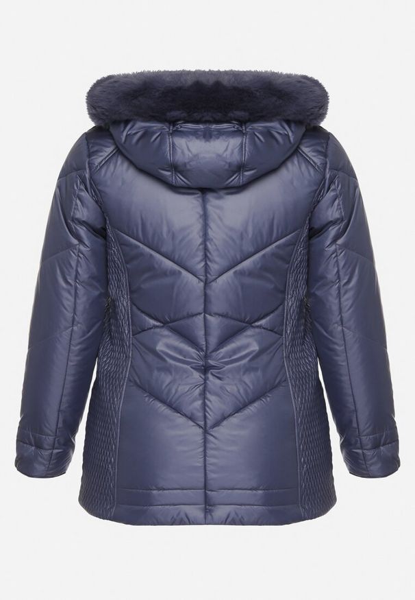 Born2be - Niebieska Kurtka z Pikowanymi Przeszyciami i Kapturem z Futerkiem Vevea. Okazja: do pracy, na spacer, na co dzień, na spotkanie biznesowe. Kolekcja: plus size. Kolor: niebieski. Materiał: futro. Styl: casual, elegancki, biznesowy