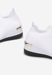 Renee - Białe Buty Sportowe Mellasia. Kolor: biały. Materiał: materiał. Szerokość cholewki: normalna. Wzór: aplikacja. Obcas: na koturnie #3