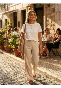 Sinsay - Ażurowa koszulka - kremowy. Kolor: kremowy. Wzór: ażurowy #1